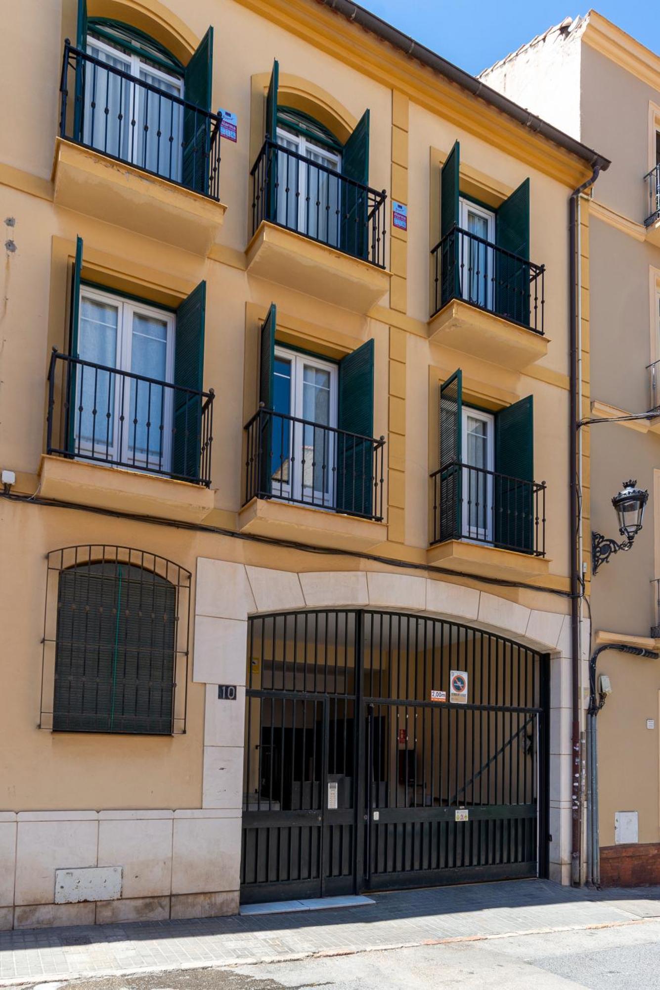 Apartment & Pool In Malaga City Center ภายนอก รูปภาพ