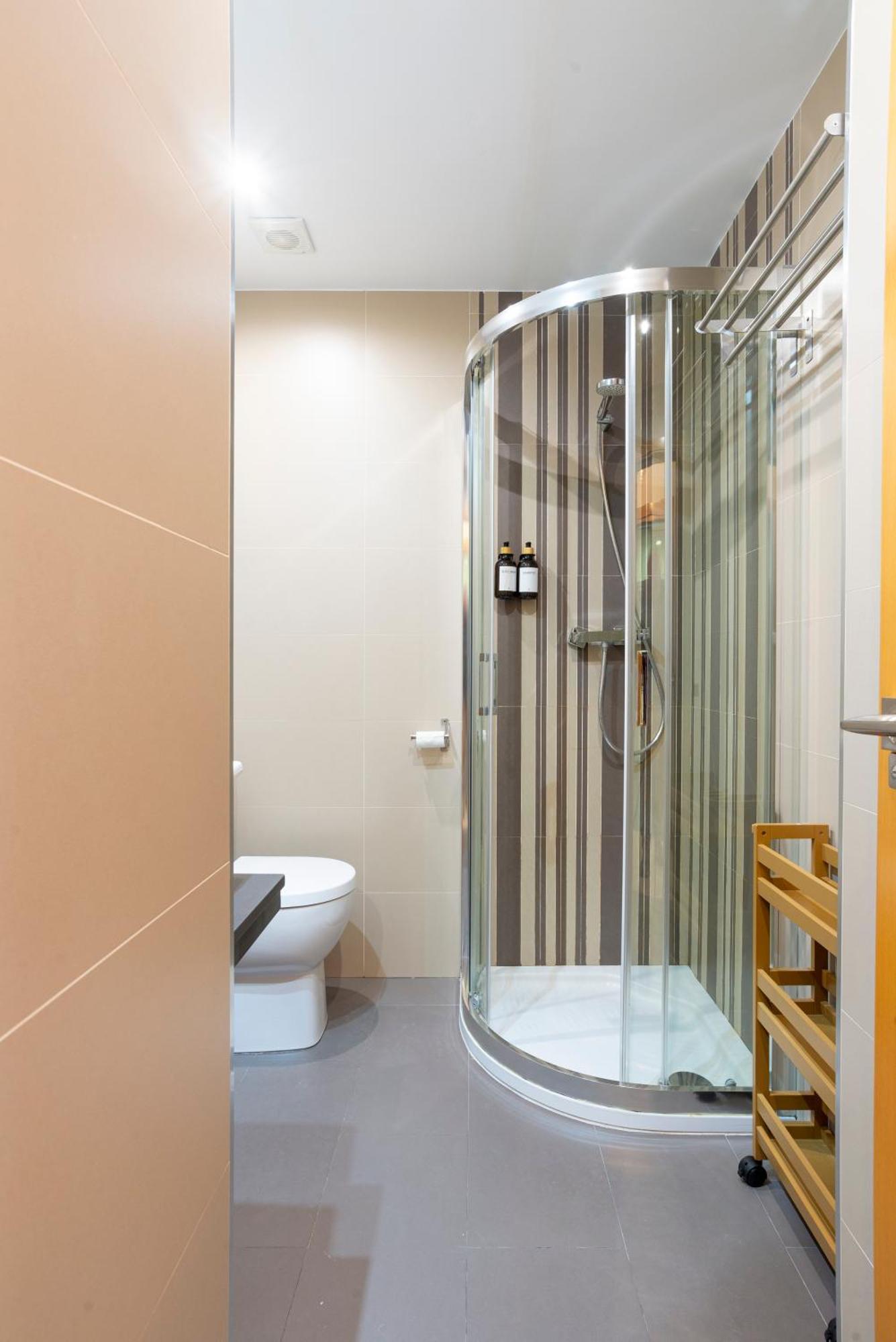Apartment & Pool In Malaga City Center ภายนอก รูปภาพ