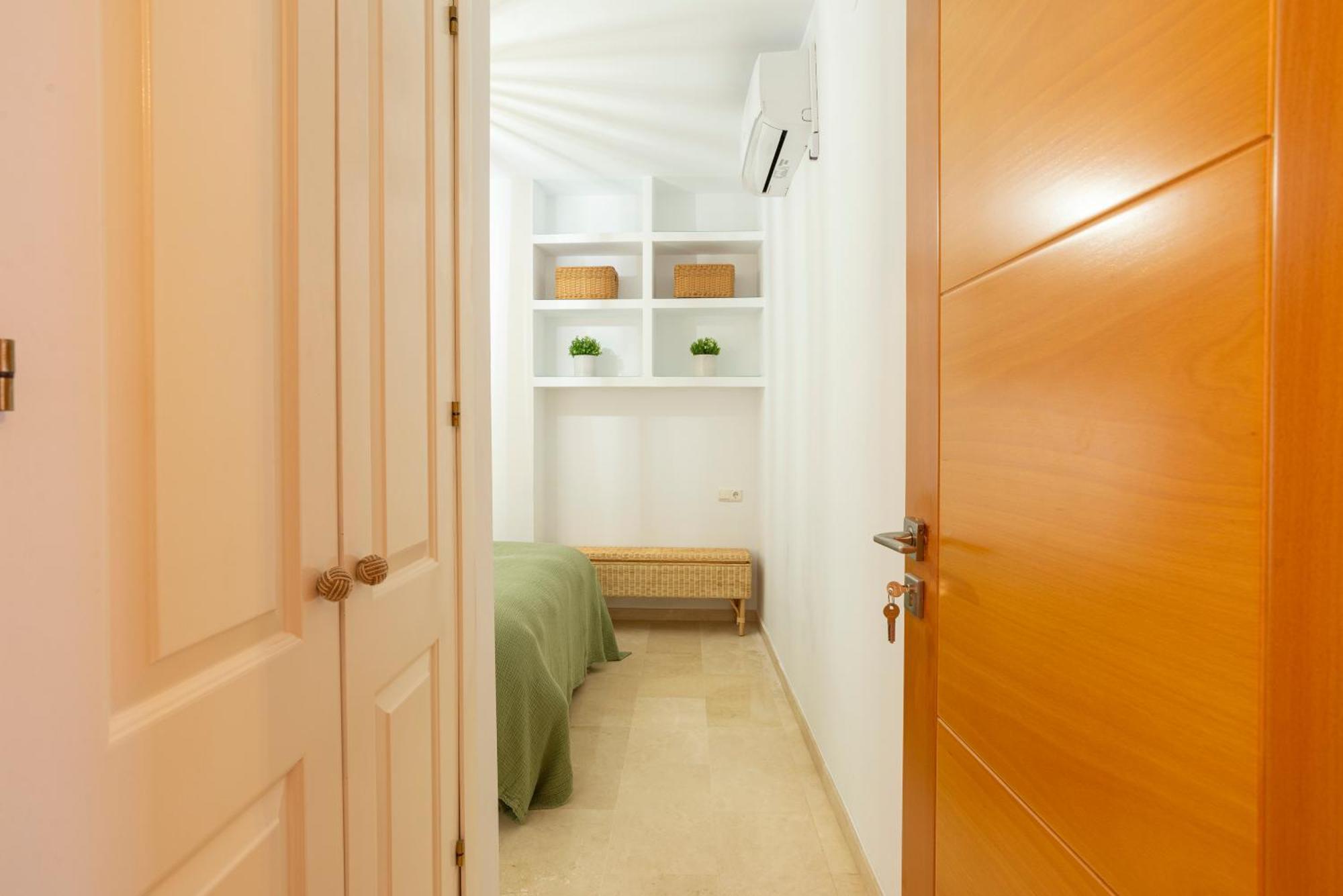 Apartment & Pool In Malaga City Center ภายนอก รูปภาพ
