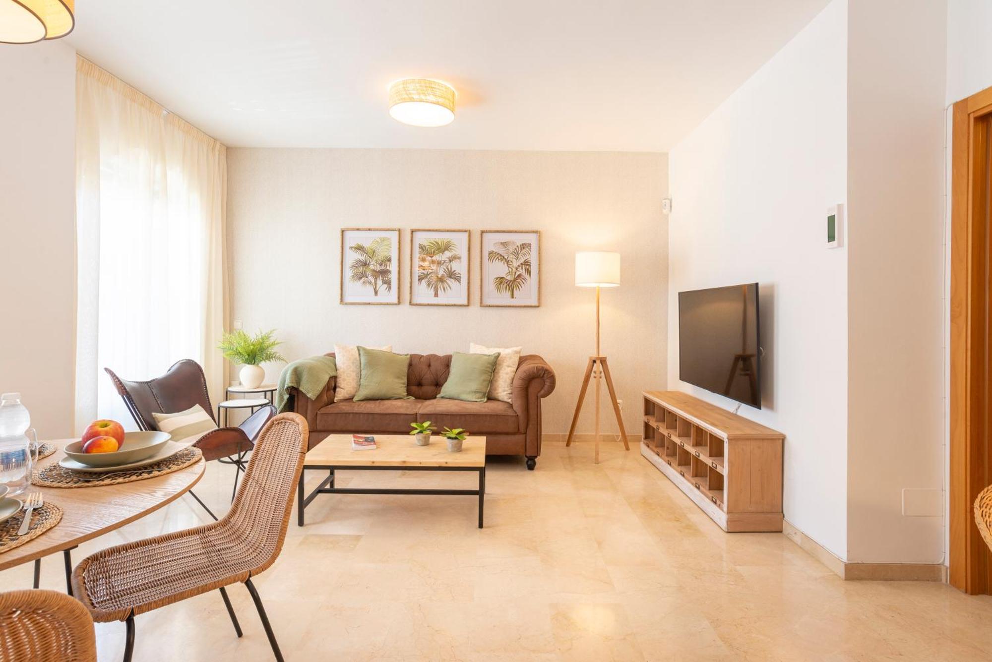 Apartment & Pool In Malaga City Center ภายนอก รูปภาพ