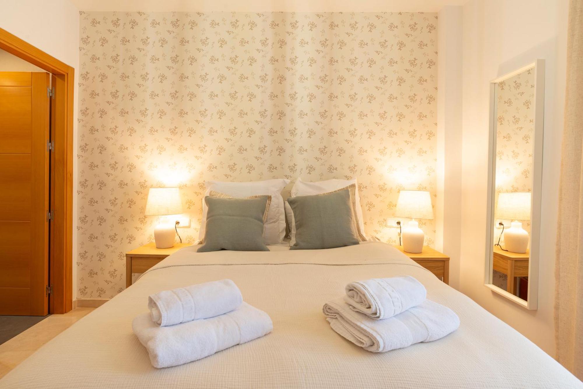 Apartment & Pool In Malaga City Center ภายนอก รูปภาพ