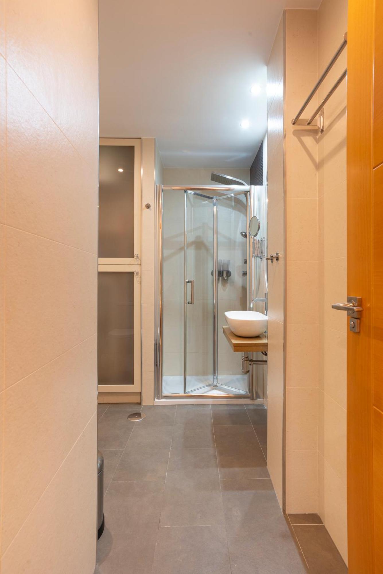 Apartment & Pool In Malaga City Center ภายนอก รูปภาพ