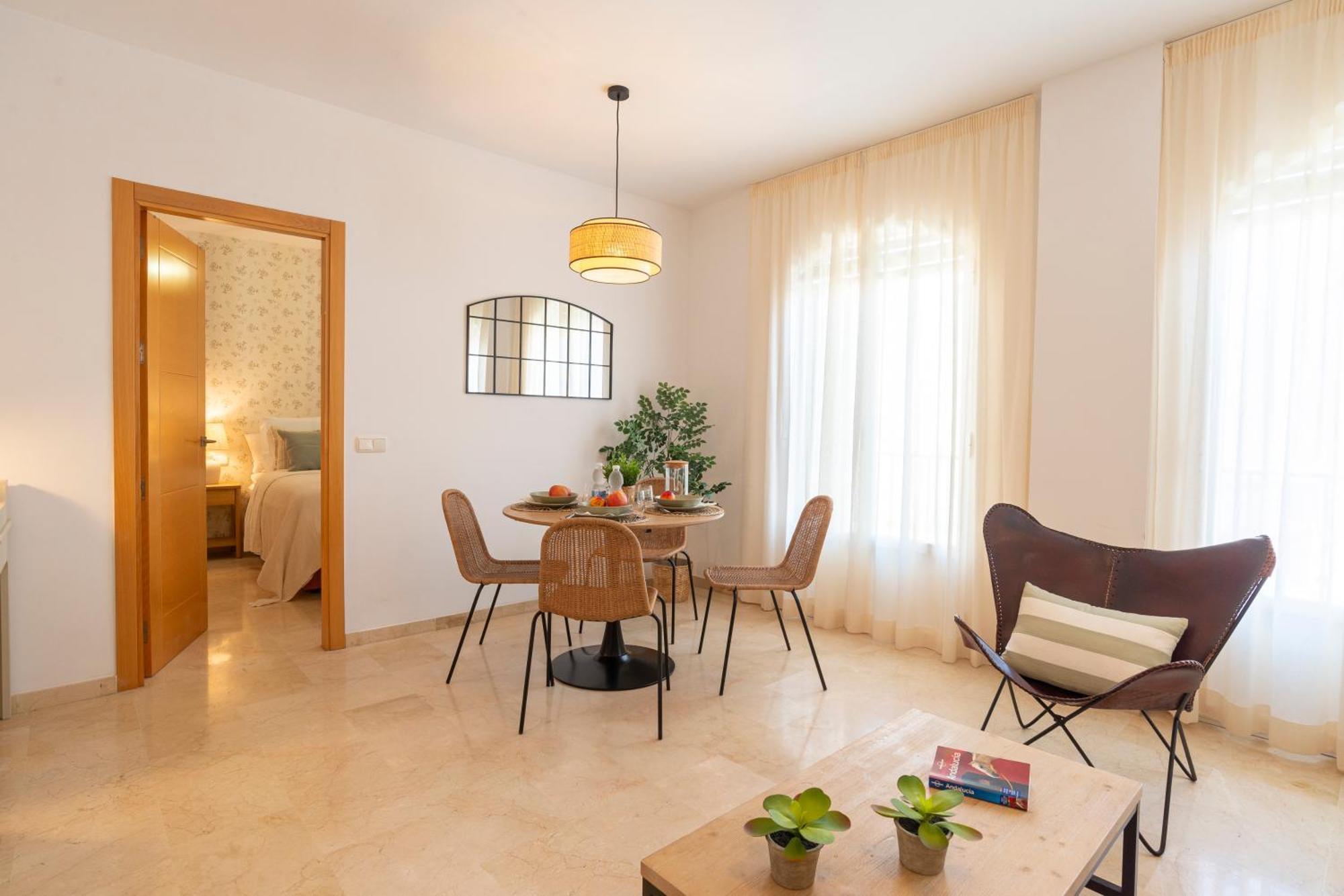 Apartment & Pool In Malaga City Center ภายนอก รูปภาพ