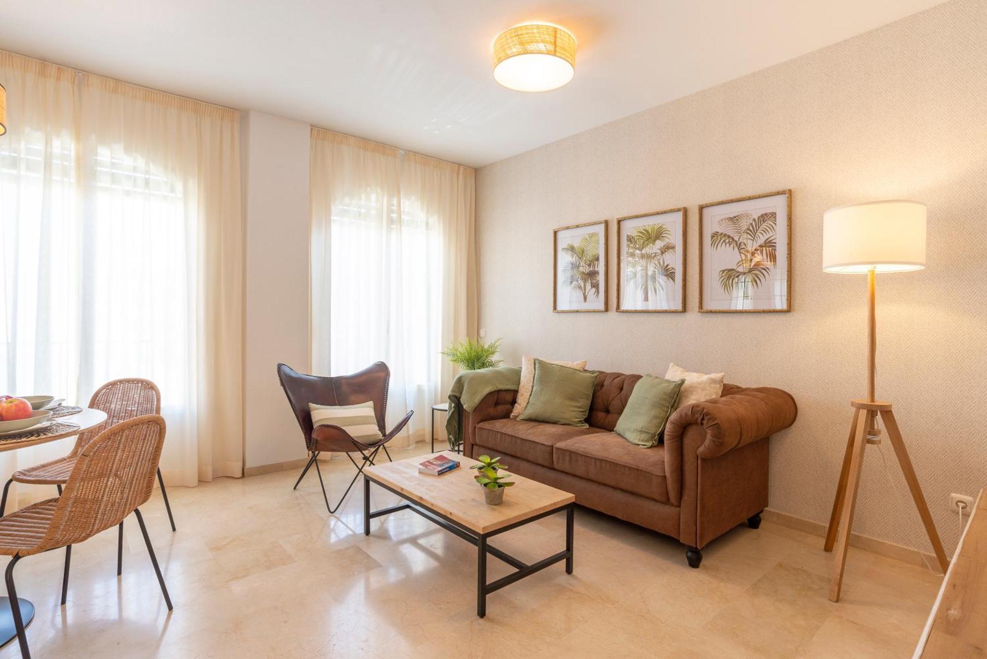Apartment & Pool In Malaga City Center ภายนอก รูปภาพ