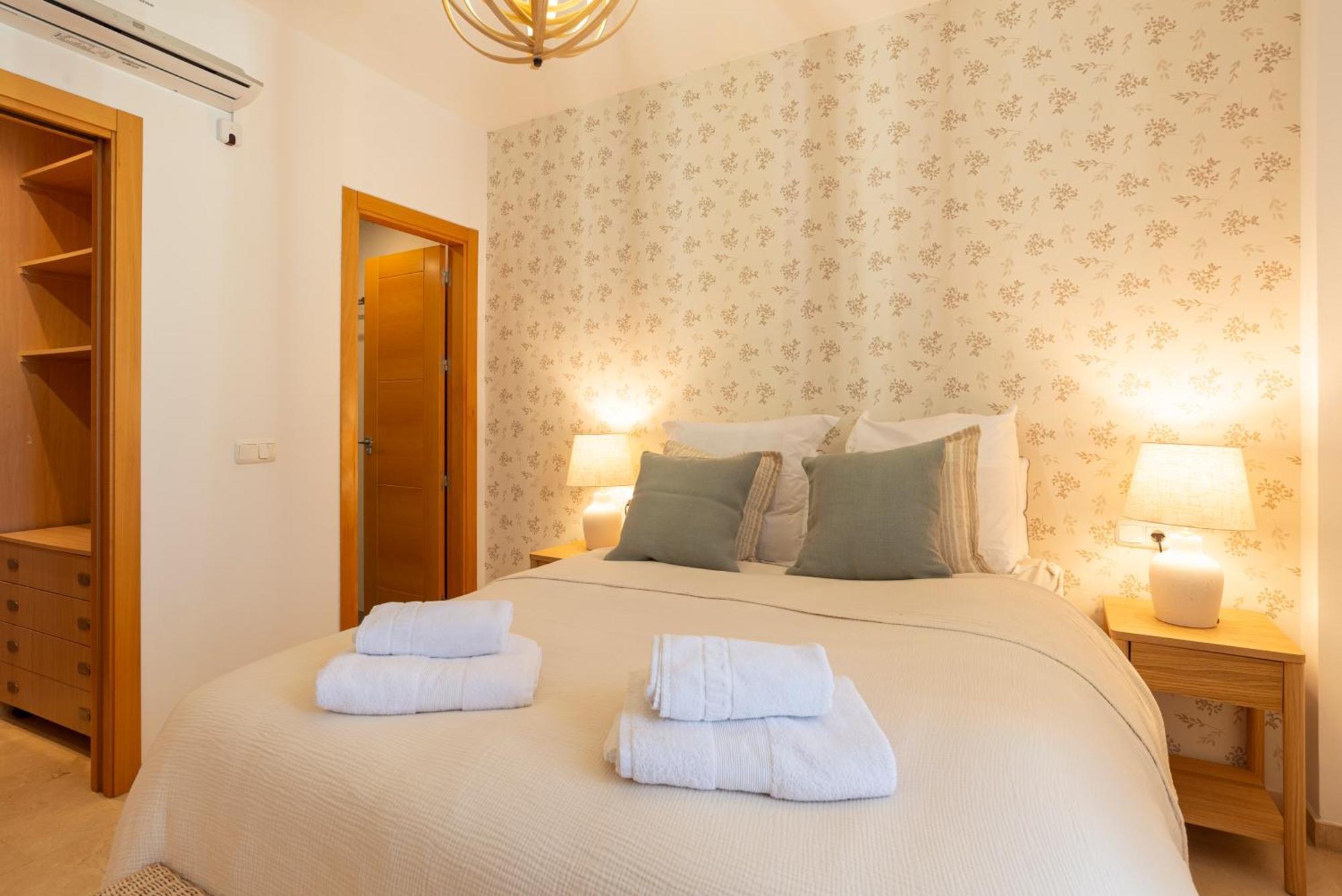 Apartment & Pool In Malaga City Center ภายนอก รูปภาพ